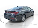 New 2025 Hyundai Elantra SE image 4