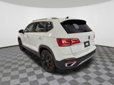 Certified 2022 Volkswagen Taos SE w/ Panoramic Sunroof Package image 3