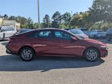 Used 2024 Hyundai Elantra SEL image 2