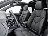 Certified 2023 Porsche Macan image 5