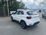 Used 2024 Hyundai Venue SEL image 3