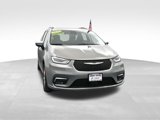 Used 2023 Chrysler Pacifica Limited image 2