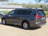 Used 2022 Chrysler Pacifica Touring-L image 3