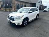 Used 2016 Toyota Highlander LE image 2