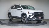 Certified 2024 Volkswagen Taos SE w/ Panoramic Sunroof Package image 6