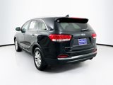 Used 2017 Kia Sorento LX w/ LX Convenience Package image 5