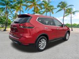 Used 2017 Nissan Rogue SV image 4