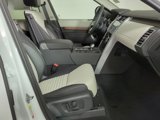 New 2025 Land Rover Discovery S image 3