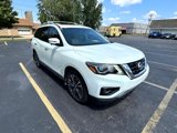 Used 2017 Nissan Pathfinder Platinum image 4