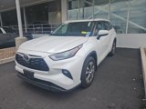 Used 2022 Toyota Highlander XLE image 4