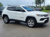 Used 2023 Jeep Compass Latitude image 2