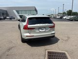 Used 2020 Volvo V60 T5 Cross Country image 3