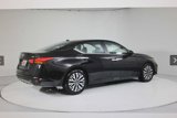 Used 2023 Nissan Altima 2.5 SV image 3