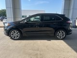 Used 2019 Ford Edge Titanium image 2