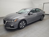 Used 2020 Nissan Altima 2.5 SV image 2