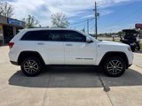 Used 2017 Jeep Grand Cherokee Limited image 3