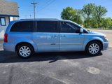 Used 2013 Chrysler Town & Country Touring image 4