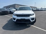 New 2025 Jeep Grand Cherokee Laredo image 2