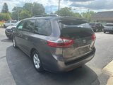 Used 2017 Toyota Sienna LE image 5
