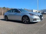 Used 2022 Nissan Altima 2.5 SR image 2