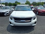 Used 2023 Kia Seltos EX image 2