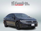 Used 2024 Volkswagen Jetta SE image 2