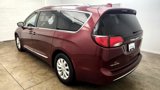 Used 2018 Chrysler Pacifica Touring-L w/ Premium Audio Group image 5