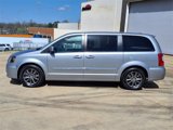 Used 2015 Chrysler Town & Country S image 2