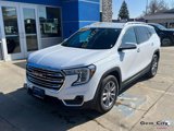 Used 2024 GMC Terrain SLT image 2