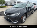 Used 2017 Chrysler Pacifica Touring-L image 3