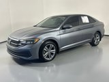 Used 2024 Volkswagen Jetta SE w/ Panoramic Sunroof Package image 3