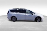 Used 2023 Chrysler Pacifica Limited image 4