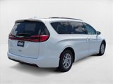 Used 2022 Chrysler Pacifica Touring-L image 5