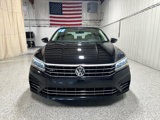 Used 2018 Volkswagen Passat 2.0T R-Line w/ R-Line Lighting Package image 4