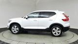 Used 2022 Volvo XC40 T5 Momentum image 4