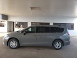 New 2025 Chrysler Pacifica Select image 2