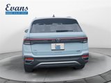 New 2025 Volkswagen Taos SE image 4