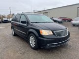 Used 2015 Chrysler Town & Country Touring image 3