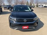 Used 2022 Volkswagen Taos SE image 2
