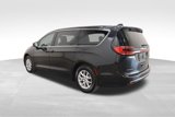 Used 2023 Chrysler Pacifica Touring-L image 3