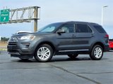 Used 2018 Ford Explorer XLT image 2