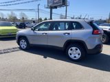 Used 2016 Jeep Cherokee Sport image 3