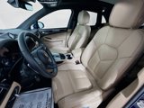 Certified 2024 Porsche Macan image 5