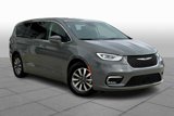 Used 2022 Chrysler Pacifica Touring-L w/ Uconnect Theater Family Group image 2