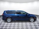 Used 2017 Chrysler Pacifica LX image 2