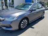 Used 2017 Honda Accord Touring image 2