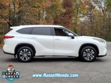 Used 2021 Toyota Highlander XLE image 2