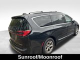 Used 2023 Chrysler Pacifica Limited image 4