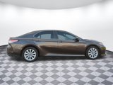 Used 2018 Toyota Camry LE image 2