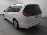 Used 2022 Chrysler Pacifica Touring-L image 5